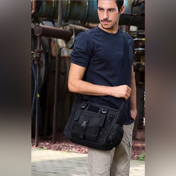 Protector Plus Tactical Messenger Bag w/ Opard Sports Water Bottle - 32 Oz. - Picture 4 of 10